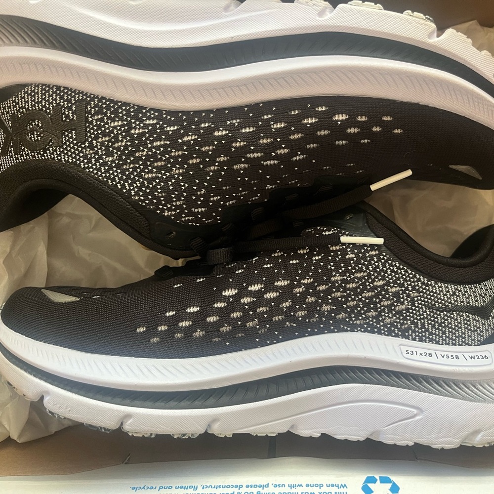 Hoka W Kawana running shoes NWT
